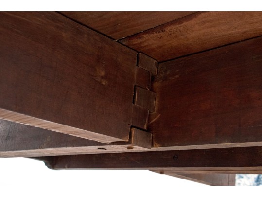 A Fine American Queen Anne Mahogany Drop Leaf Table Tea Table, Ca. 1760-80