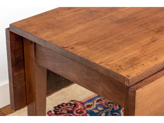 American Late Federal Mahogany Farmhouse Drop Leaf Table, Ca. 1810-30