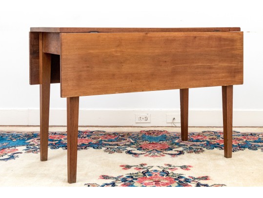 American Late Federal Mahogany Farmhouse Drop Leaf Table, Ca. 1810-30