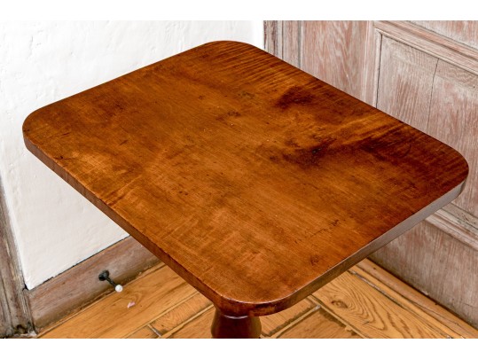 New England Federal Maple Carved Candle Stand, 1810-30