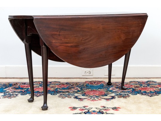 A Fine American Queen Anne Mahogany Drop Leaf Table Tea Table, Ca. 1760-80