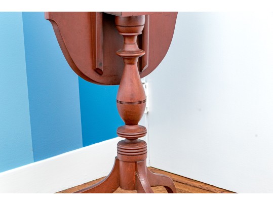 Antique Spider Leg New England Tilt Top Table, Ca. 1800-1820