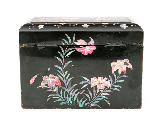 Chinese Export Lacquered And Mother Of Pearl Inlaid Tea Caddy, 19th Century
