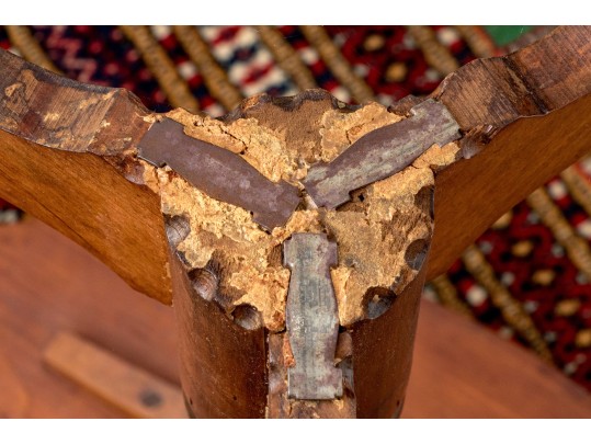 New England Slipper Foot Tilt-top Pedestal Candle Stand, Ca, 1800-1820