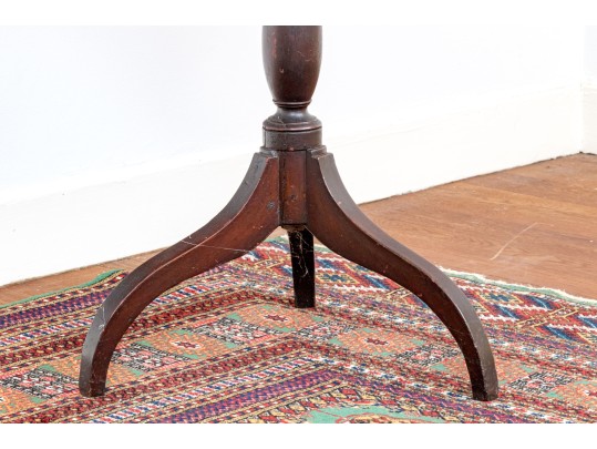 New England Federal Quatrefoil Form Tilt Top Stand, Ca. 1800-1820