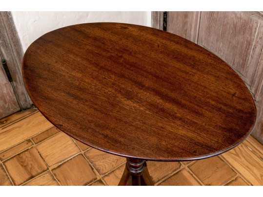 Federal Style Oval Wine Stand