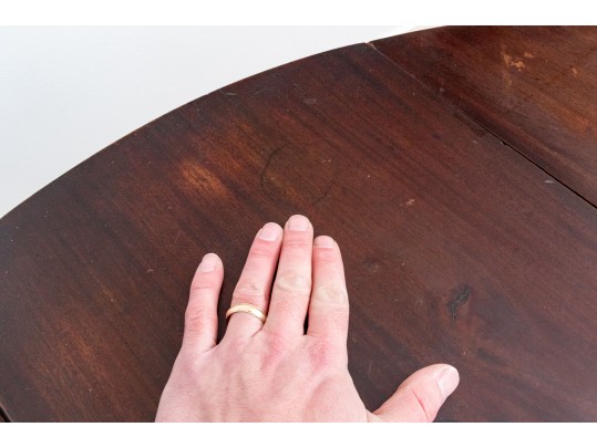 A Fine American Queen Anne Mahogany Drop Leaf Table Tea Table, Ca. 1760-80