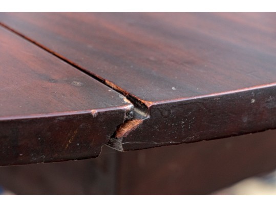 A Fine American Queen Anne Mahogany Drop Leaf Table Tea Table, Ca. 1760-80