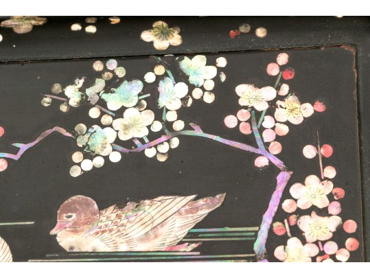 Chinese Export Lacquered And Mother Of Pearl Inlaid Tea Caddy, 19th Century