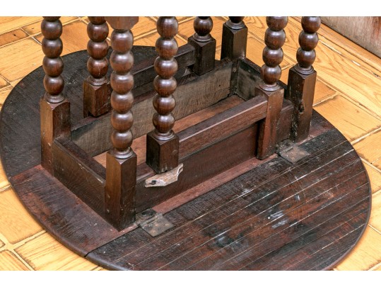 English 18th C. Oak Bobbin Turned Gate Leg Table