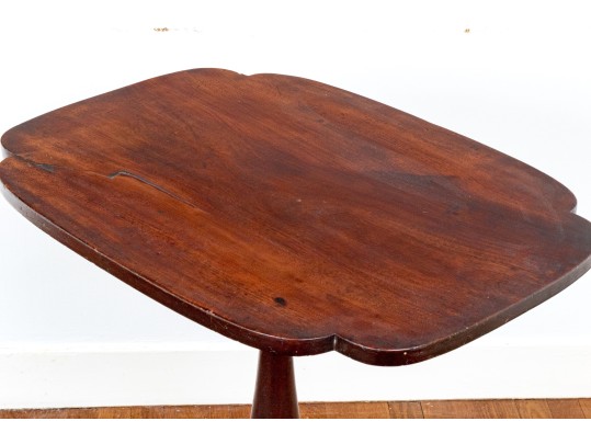New England Federal Quatrefoil Form Tilt Top Stand, Ca. 1800-1820