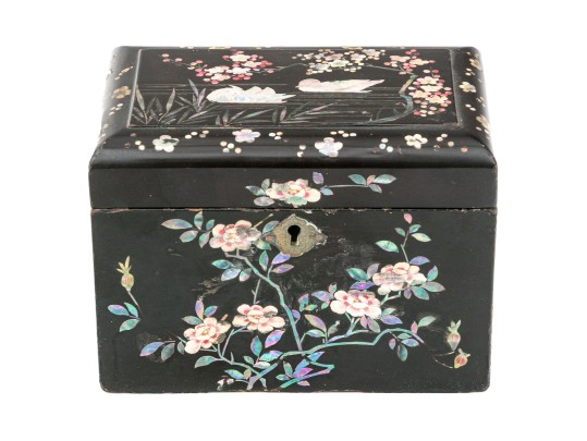Chinese Export Lacquered And Mother Of Pearl Inlaid Tea Caddy, 19th Century