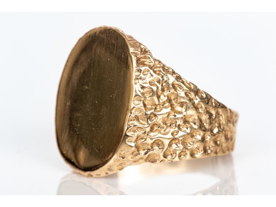 14k Yellow Gold Vintage Wide Hammered Motif Signet Ring, Size 10.25