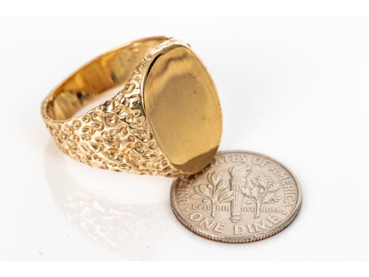 14k Yellow Gold Vintage Wide Hammered Motif Signet Ring, Size 10.25
