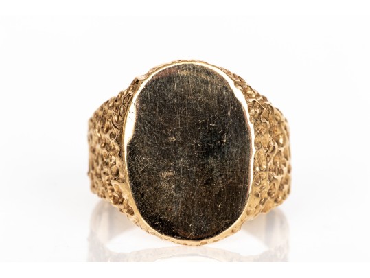 14k Yellow Gold Vintage Wide Hammered Motif Signet Ring, Size 10.25