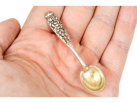 T & Co. Sterling Silver Pretty Set Of Four Vintage Salt Spoons