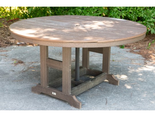 Berlin Gardens Garden Classic Outdoor Round Table