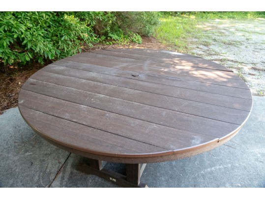 Berlin Gardens Garden Classic Outdoor Round Table