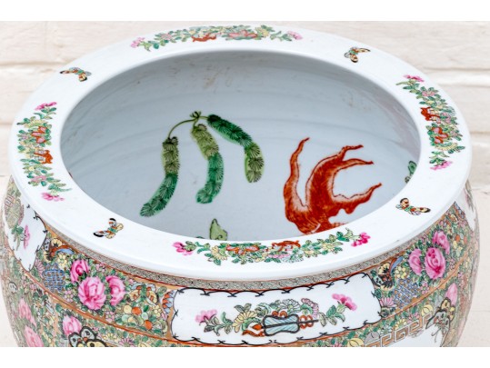 Chinese Export Rose Medallion Jardiniere, 20th C.