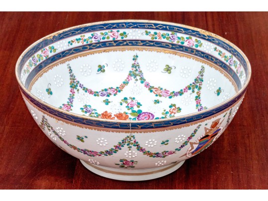 19th C. French Samson Export Style Porcelain Center Bowl