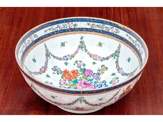 19th C. French Samson Export Style Porcelain Center Bowl