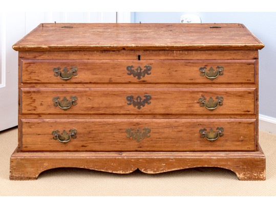 Unusual Connecticut Federal Pine Blanket Chest With Faux Drawers, Ca, 1800-20
