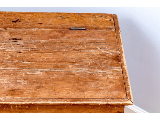 Unusual Connecticut Federal Pine Blanket Chest With Faux Drawers, Ca, 1800-20