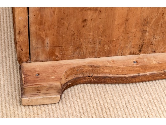 Unusual Connecticut Federal Pine Blanket Chest With Faux Drawers, Ca, 1800-20