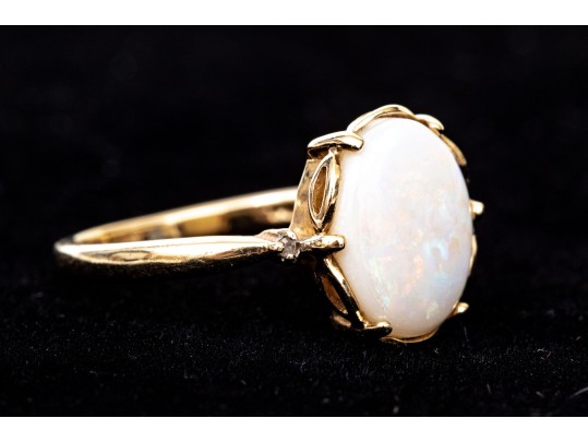 10k Yellow Gold Pretty Oval White Opal Ring, Size 7