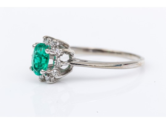 10k White Gold Striking Blue Green Apatite And Diamond Halo Ring, Size 6.5