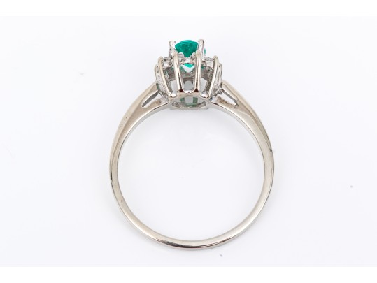 10k White Gold Striking Blue Green Apatite And Diamond Halo Ring, Size 6.5