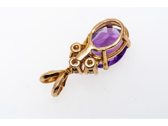 14k Yellow Gold Classic Oval Amethyst And Diamond Topped Pendant
