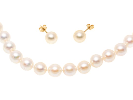 14K Complimentary Pearl Necklace And Stud Earrings