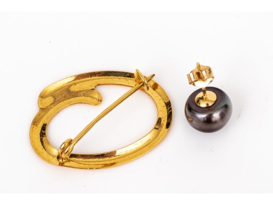 14k Yellow Gold Circle Brooch And Half Pair Cultured Freshwater Pearl Earring