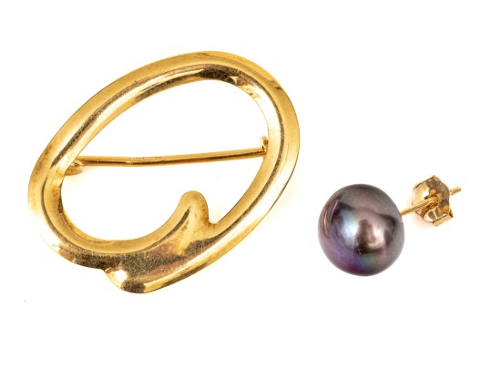 14k Yellow Gold Circle Brooch And Half Pair Cultured Freshwater Pearl Earring