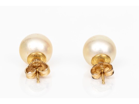 14k Yellow Gold Handsome Classic 9.25 MM Cultured Pearl Earrings