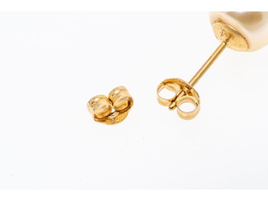 14K Complimentary Pearl Necklace And Stud Earrings
