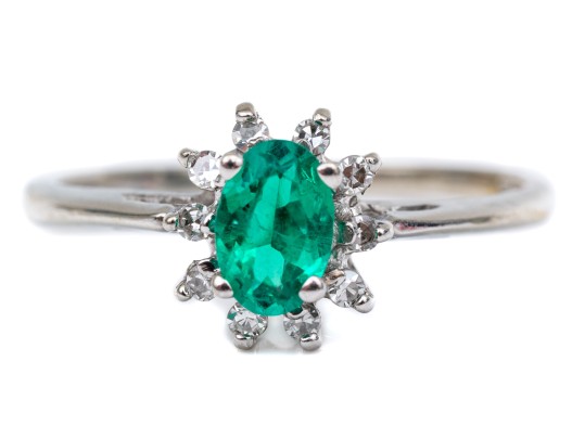 10k White Gold Striking Blue Green Apatite And Diamond Halo Ring, Size 6.5