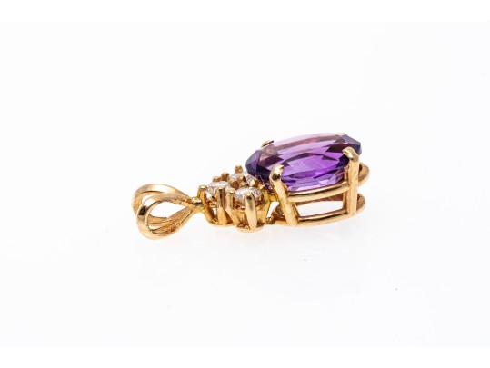 14k Yellow Gold Classic Oval Amethyst And Diamond Topped Pendant