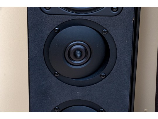 Artison Portrait Speakers With Mounting Brackets