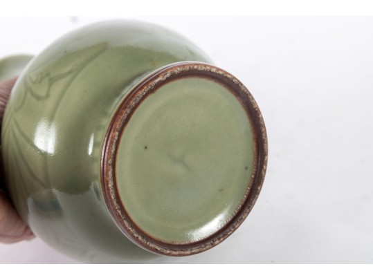 Qing Dynasty Longquan Incised Celadon Glazed Vase