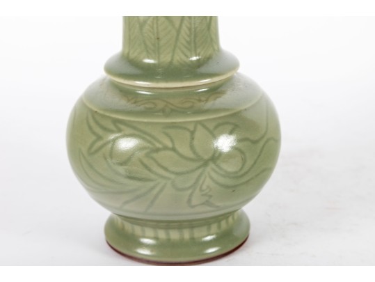 Qing Dynasty Longquan Incised Celadon Glazed Vase