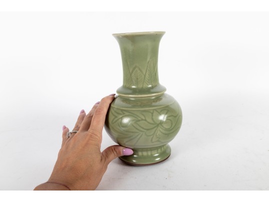 Qing Dynasty Longquan Incised Celadon Glazed Vase