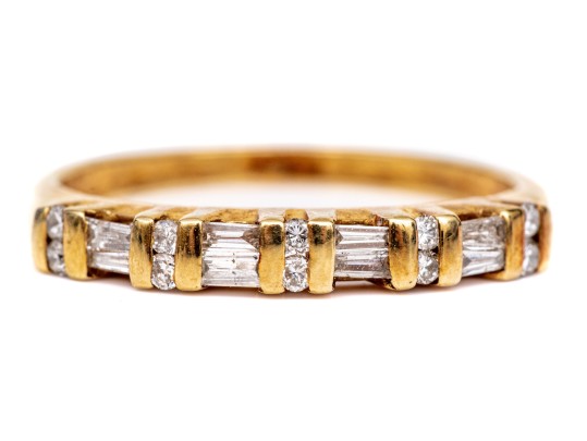 14k Yellow Gold Baguette And Round Diamond Bar Set Ring, App. 0.18 TCW, Size 6.25