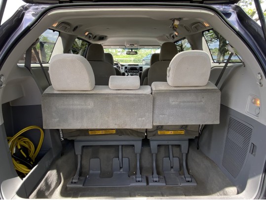 2014 Toyota Sienna LE Minivan 4D, 110166 Miles, Estate Vehicle ***LIMITED TO CT RESIDENTS ONLY***
