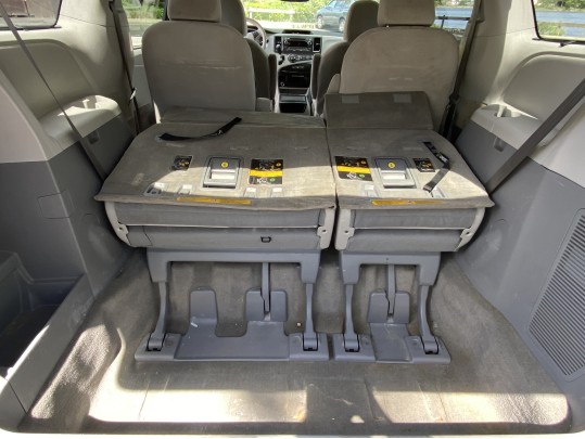 2014 Toyota Sienna LE Minivan 4D, 110166 Miles, Estate Vehicle ***LIMITED TO CT RESIDENTS ONLY***