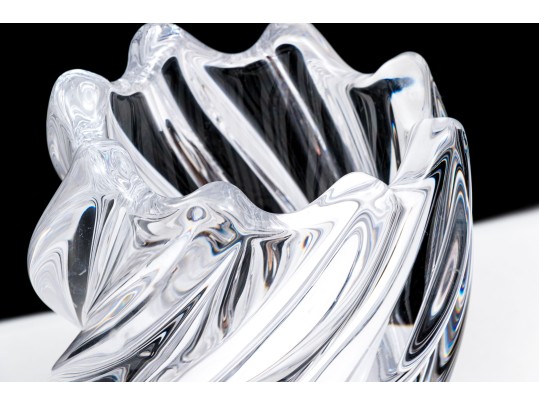 French Vannes Crystal Spiral Swirl Vase