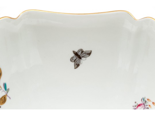 Mottahedeh Vista Alegre Hand-painted Porcelain Lobed Bowl