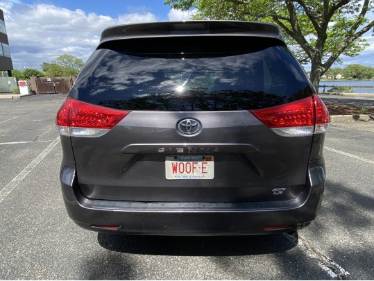 2014 Toyota Sienna LE Minivan 4D, 110166 Miles, Estate Vehicle ***LIMITED TO CT RESIDENTS ONLY***