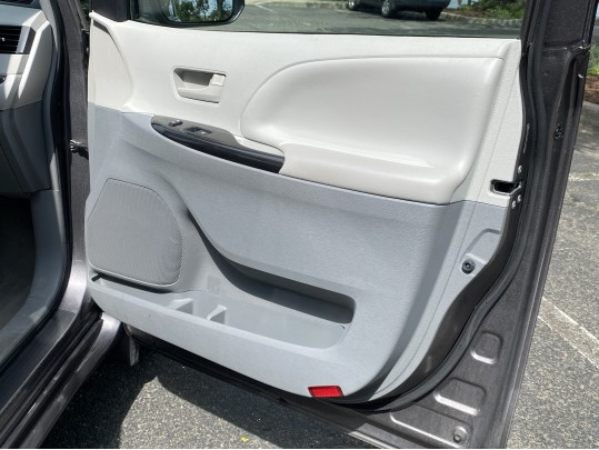 2014 Toyota Sienna LE Minivan 4D, 110166 Miles, Estate Vehicle ***LIMITED TO CT RESIDENTS ONLY***